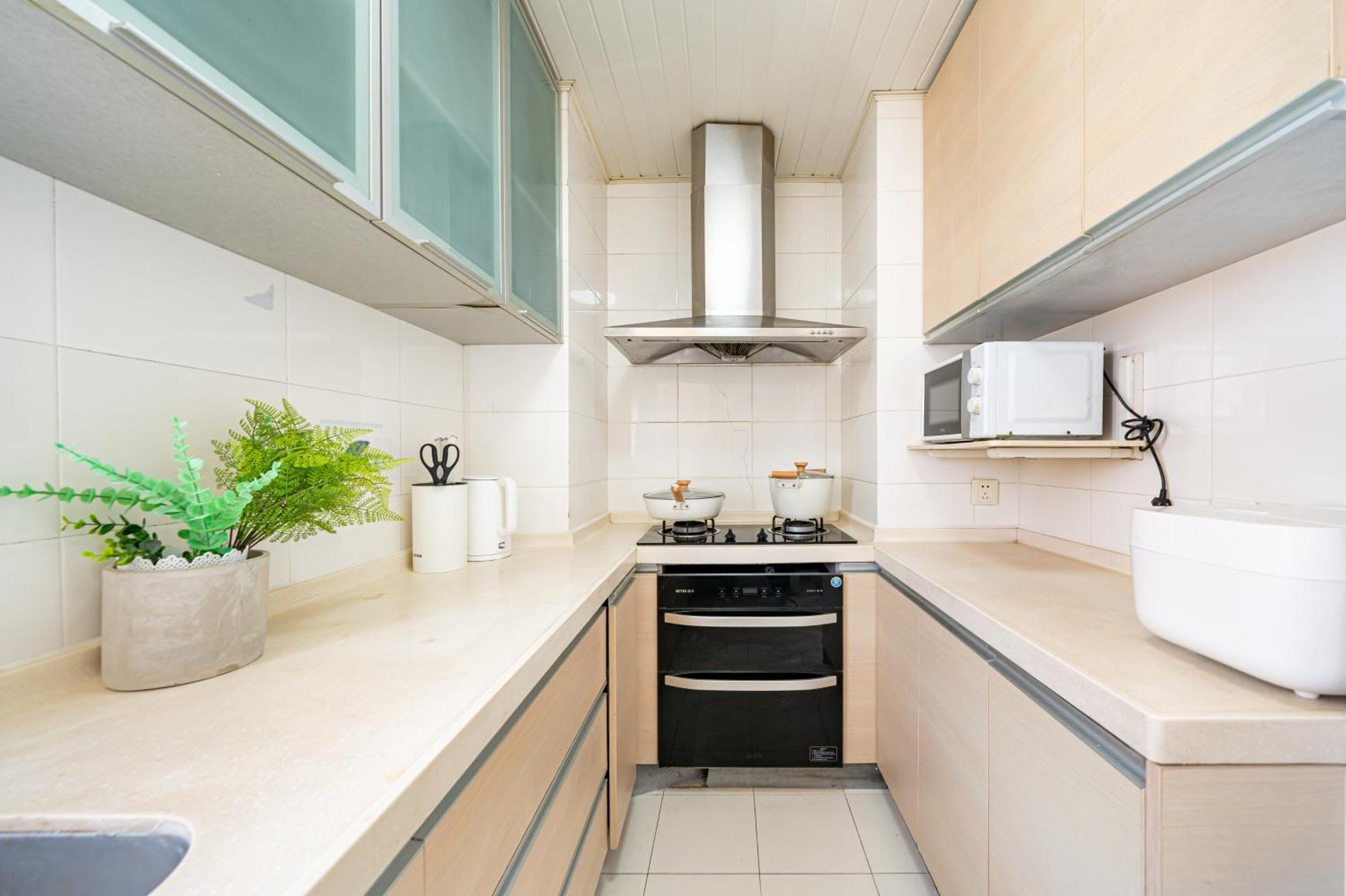 Apartment Jinan Apt,3 Bedrooms,2 Bathrooms,jing'an District Shanghai