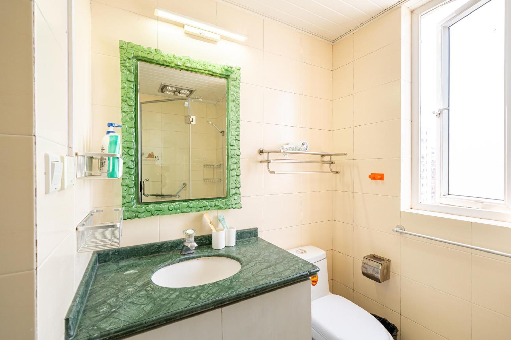 Apartment Jinan Apt,3 Bedrooms,2 Bathrooms,jing'an District