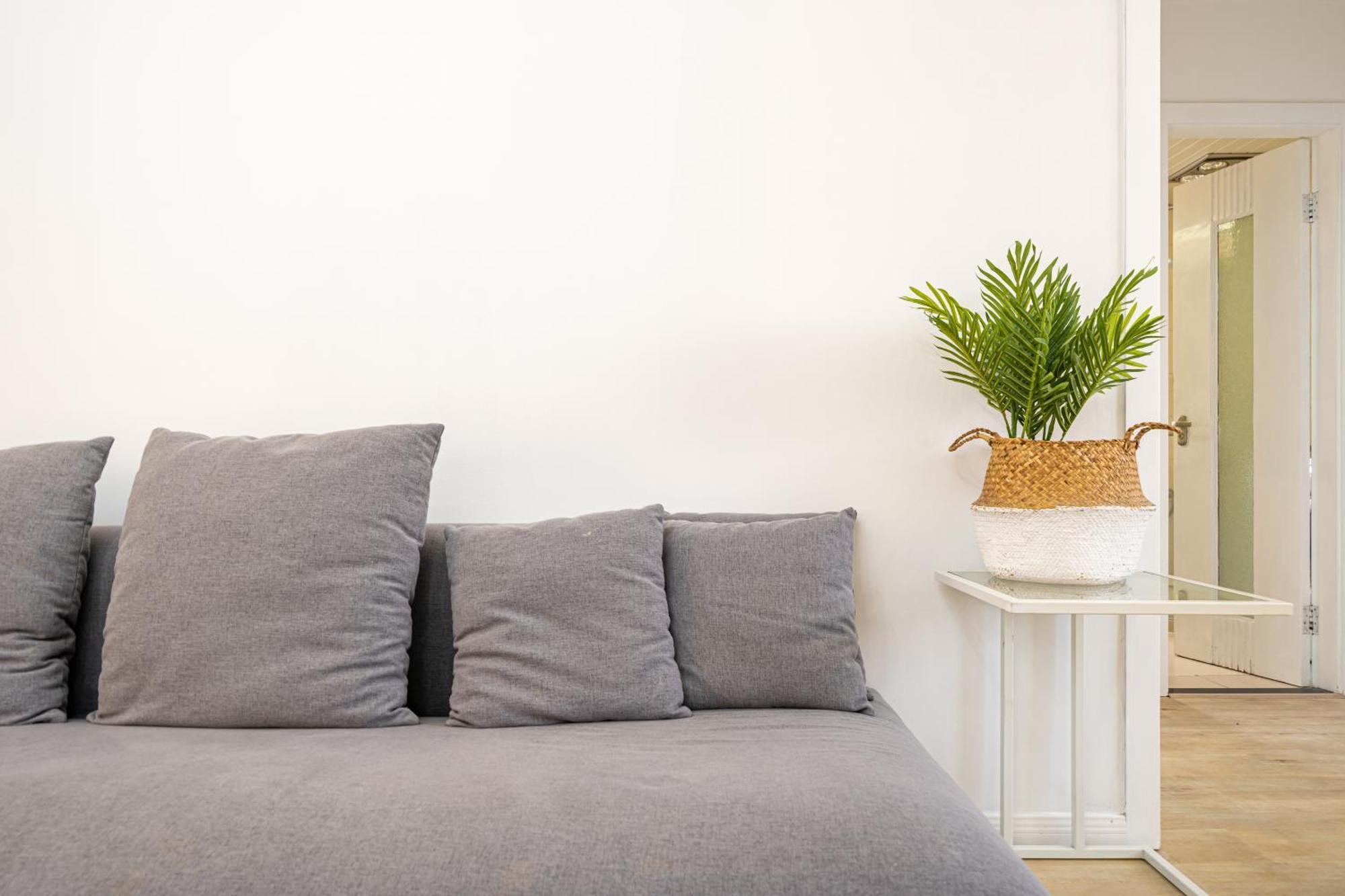 Jinan Apt,3 Bedrooms,2 Bathrooms,jing'an District Apartment