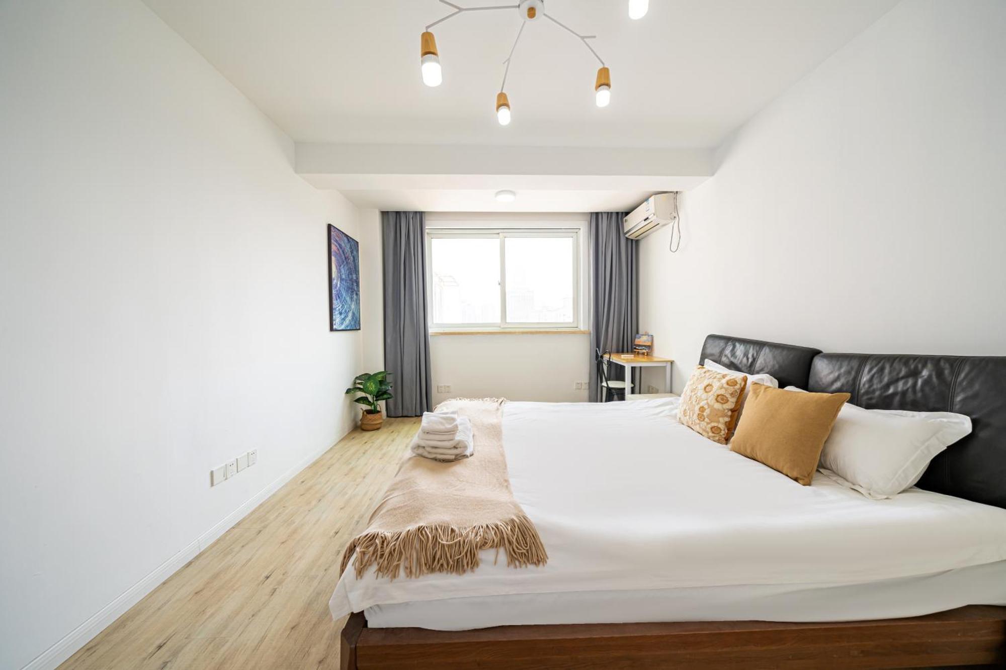 Apartment Jinan Apt,3 Bedrooms,2 Bathrooms,jing'an District *