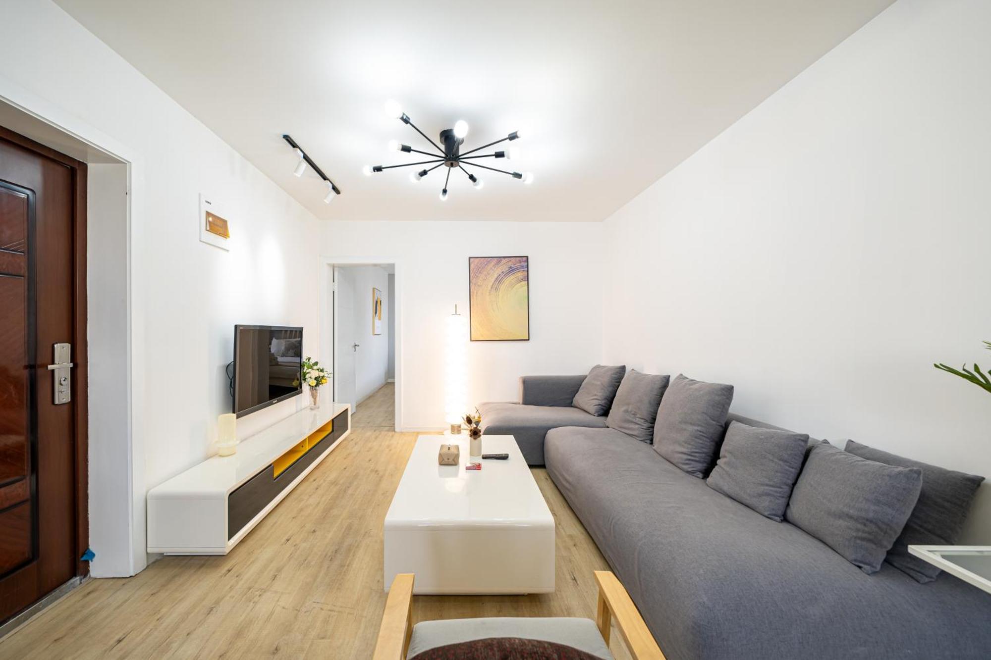Jinan Apt,3 Bedrooms,2 Bathrooms,jing'an District *